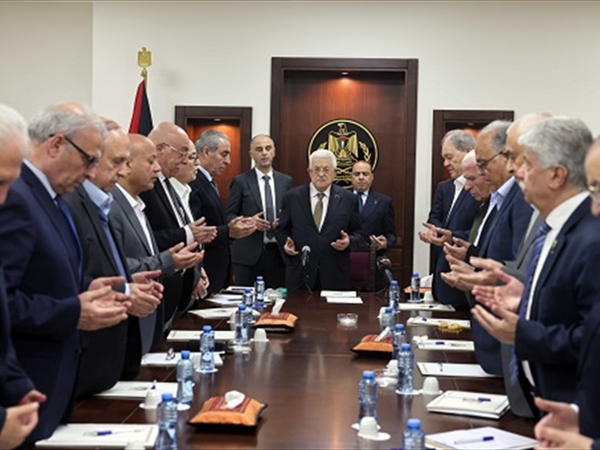 عباس يختار الشيخ نائباً له.. وترحيبٌ عربي ودولي بالخطوة الإصلاحية!