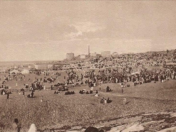 حلو «المفتقة» شعارها الرسمي... عندما كان «البيارتة» يحتفلون بأربعة أيوب على شط «الرملة البيضا»