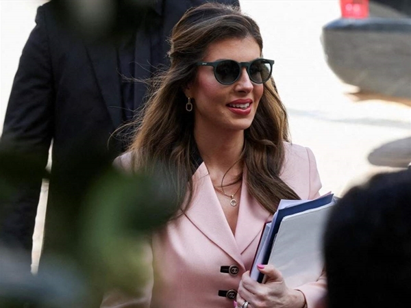 أورتاغوس "تتثاءب"... وجنبلاط يردّ!