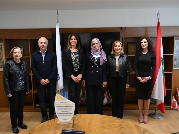 الرفاعي تنال شهادة الدكتوراه في اللغة الفرنسية بدرجة مشرف جداً