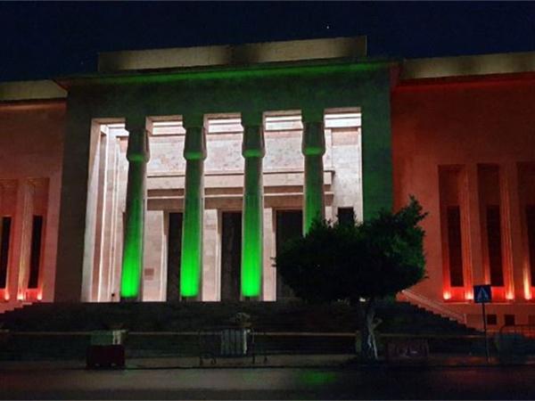 وزارة الثقافة أضاءت المتحف الوطني بألوان العلم في الذكرى الـ50 للحرب