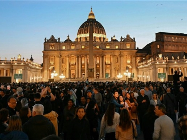 جنازة عالمية للبابا غداً والفاتيكان يعلن الحداد 9 أيام