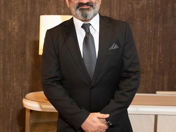 جورج خبَّاز يحصد جائزة أفضل ممثل في مهرجان هونغ كونغ الدولي للأفلام