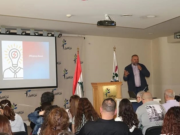 ورشة عمل «مصمِّمي الغرافيك» حول الذكاء الاصطناعي