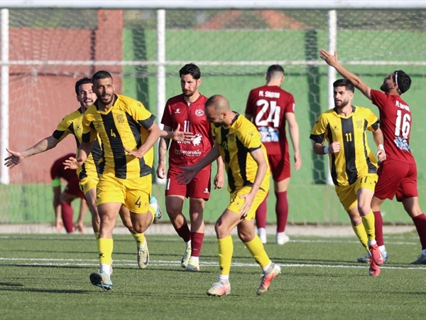 العهد يحتفظ بصدارة الدوري الكروي وتقدم البرج وشباب الساحل..