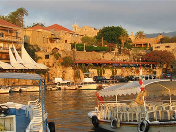 تساؤلات من شرفة حارة المرجان (جبيل)