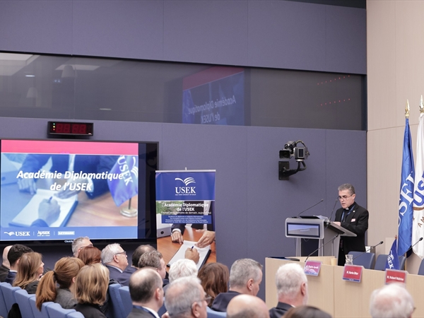 إطلاق رسمي للأكاديمية الدبلوماسية لجامعة الكسليك من مجلس الشيوخ الفرنسي