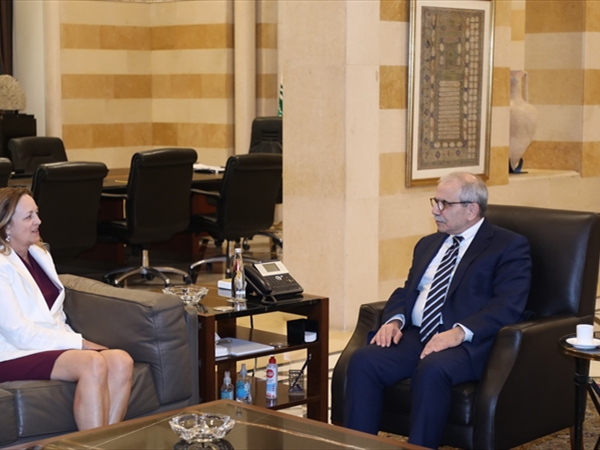 سلام بحث والسفيرة الأميركية المستجدات في لبنان وتلقّى دعوة لحضور مؤتمر دافوس في ك2