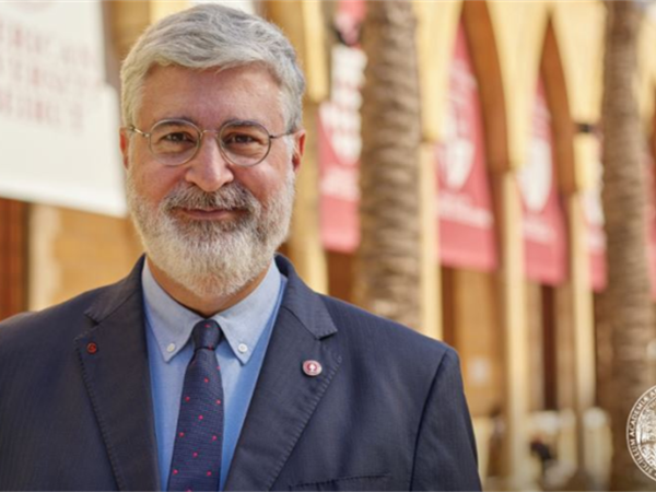 فضلو خوري إلى فئة القيادة التعليمية للأكاديمية الأميركية للفنون والعلوم