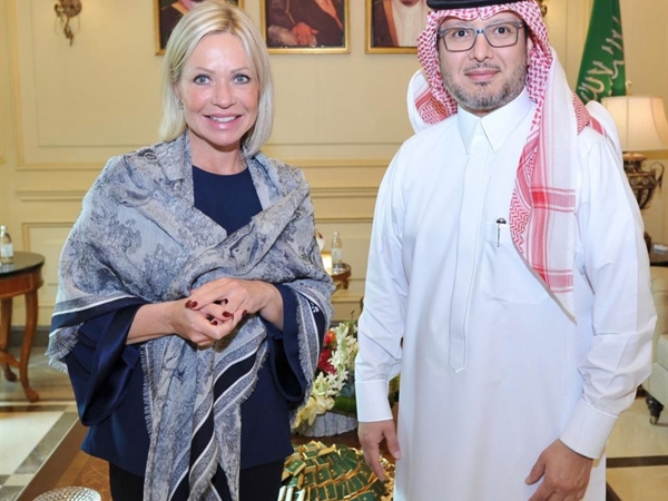 بخاري يلتقي بلاسخارت