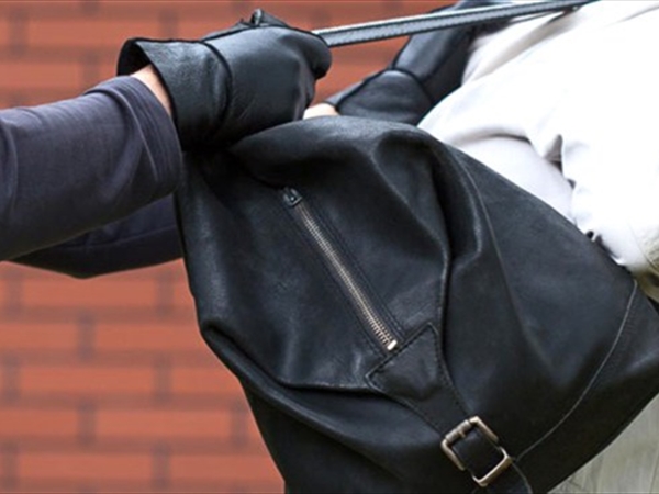 بالفيديو - عمليّة نشل في الأشرفيّة