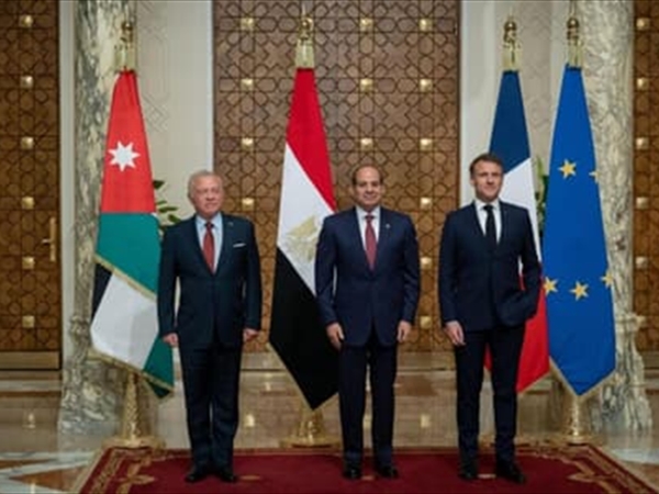 قمة القاهرة الثلاثية: الحرب تهدد المنطقة والسلام يبدأ من غزة