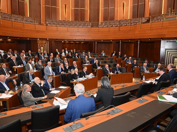 «اللجان» تُقرُّ قانونَيْ السرية المصرفية والنقد والتسليف مع تعديلات بسيطة