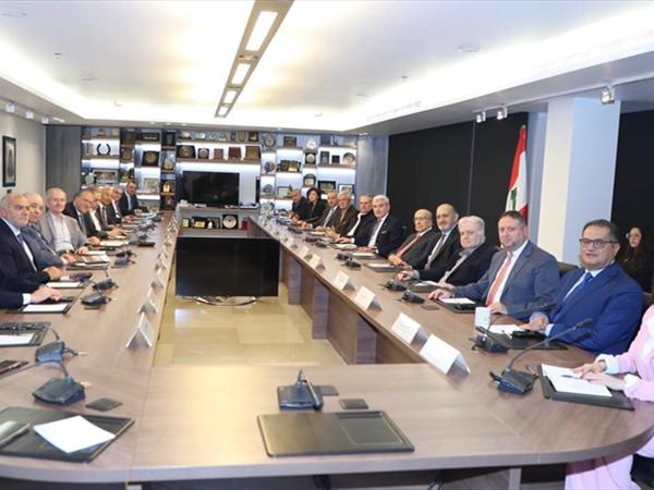 اجتماع للهيئات الاقتصادية مع وزير الصناعة بحث تخفيض تكلفة الإنتاج وتوفير قروض ميسَّرة