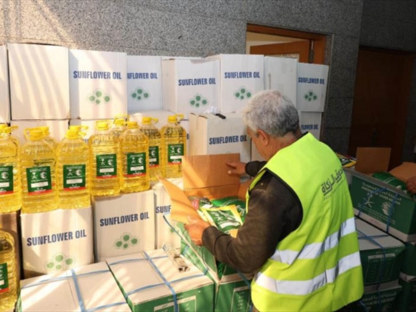 صندوق الزكاة في لبنان باشر بتوزيع حصص مركز الملك سلمان الغذائية