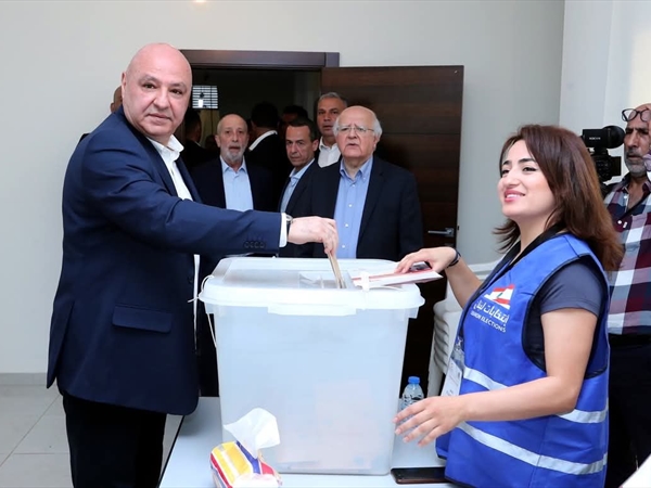 الرئيس عون.. من حماية الاستحقاقات إلى مُمارسة حقه الانتخابي بالاقتراع للمرة الأولى