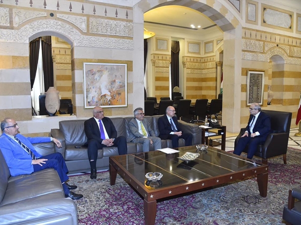 الرئيس سلام استقبل اللجنة المكلفة من البطريرك العبسي لمتابعة شؤون أبناء الطائفة