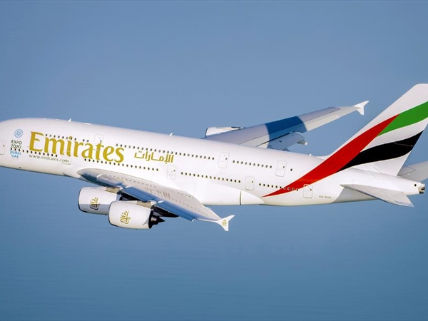 طائرة إماراتية ثالثة تحطّ في بيروت