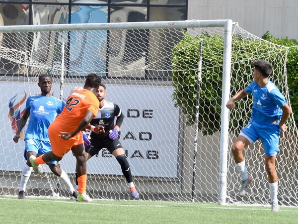 شباب الساحل ينتزع صدارة الراسينغ