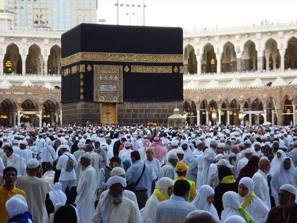 مؤكّداً على صحة الطواف في الأدوار العلوية للحرم: الأزهر للفتوى الإلكترونية يوضح أحكام الحجّ للمرأة