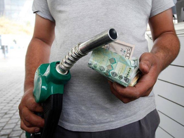 «قصورعامرة... وبيوت خاوية»