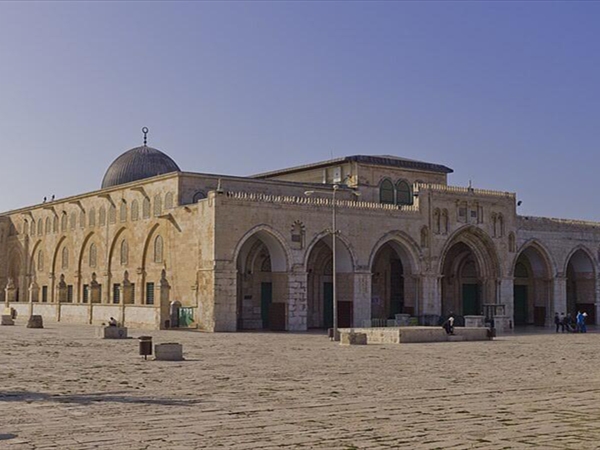 الأوقاف الفلسطينية تحذر من انتهاكات خطيرة على المقدسات الإسلامية