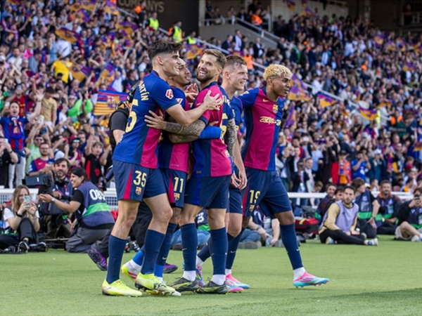 كلاسيكو مجنون ينتهي بفوز برشلونة على ريال مدريد 4-3 واقترابه من اللقب..