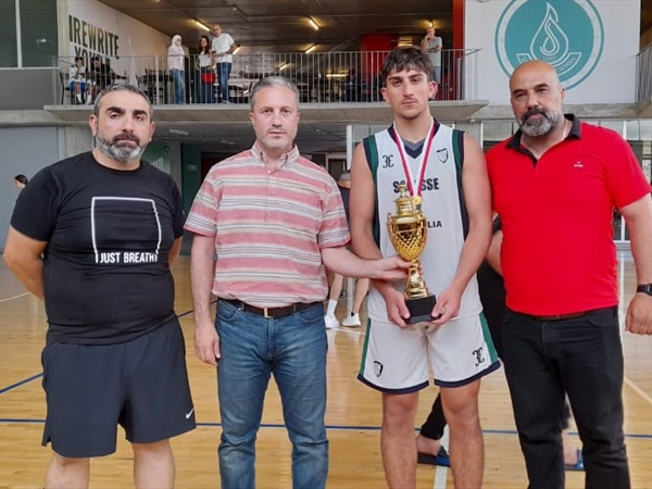 انترناشيونال كولدج بطلة كرة السلة المدرسية