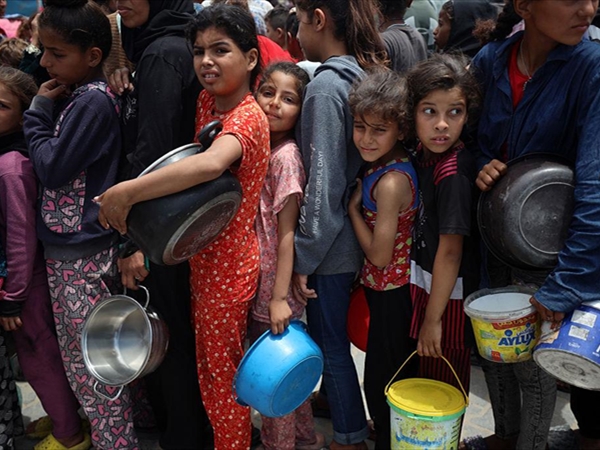 اتهامات لنتنياهو بتقويض أمن إسرائيل ورئيس الجامعة العبرية يدعو زيني لرفض رئاسة الشاباك