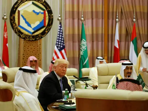 جولة ترامب الخليجية: المصالح أولاً ..لا الإيديولوجيات!