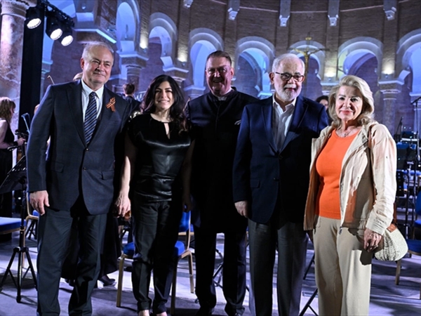 «أصداء من روسيا» في بيروت إحياءً لذكرى الانتصار: أمسية تاريخية تحت قيادة سلادكوفسكي أشهر القادة في العالم