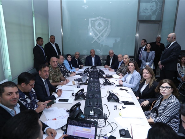 رئيس الجمهورية مواكباً العملية الانتخابية من الداخلية ووزارة الدفاع: لا تدعوا العامل المذهبي والطائفي والحزبي والمالي يؤثّر على خياركم