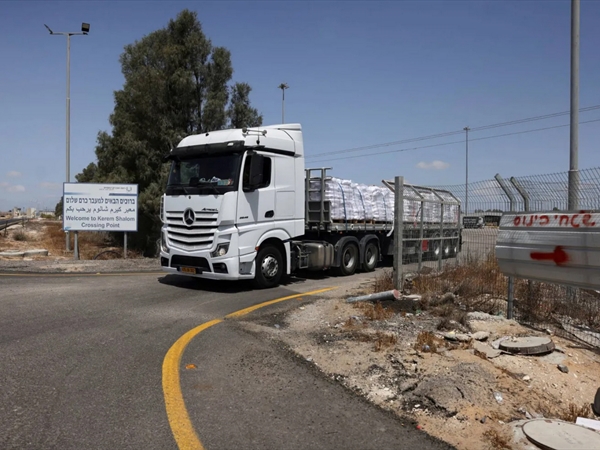 الاحتلال يدخل لتدمير غزة: مواجهات واغتيالات ومساعدات ضئيلة