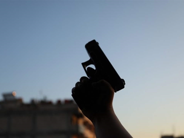 أطلقا النار على المحال والسيارات…ما حصل في الغبيري لا يصدق!!