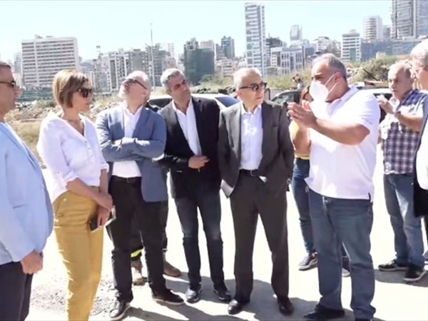 وزيرا الاقتصاد والبيئة جالا في مرفأ بيروت لمعاينة الإهراءات: لدينا تخزين جيد للحبوب ولتشكيل لجنة خبراء لمعالجة المشاكل