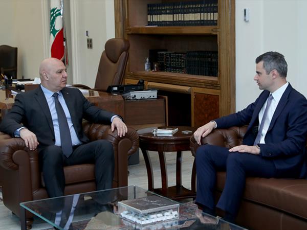 عون إلى الفاتيكان اليوم والتقى طوني فرنجية