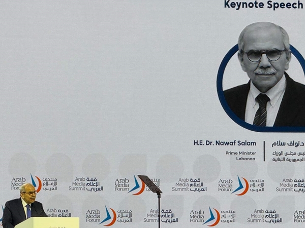 سلام في قمة الإعلام العربي في دبي: نريد لبنان متحرراً من ثنائية السلاح
