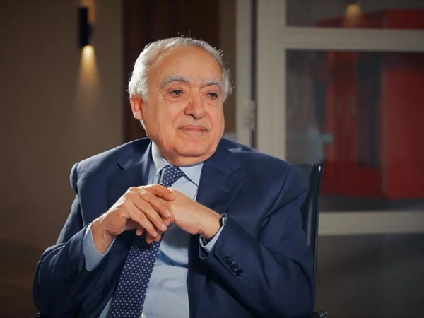 غسان سلامة وتوحيد معارض الكتاب