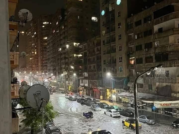 ليلة جنونية في الإسكندرية.. عاصفة غير مسبوقة وثلوج وإعلان حالة الطوارئ