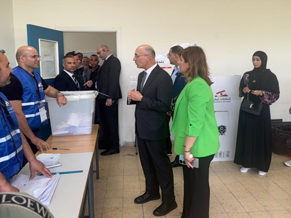 الحجار يدعو إلى الالتزام بمراقبة عملية الفرز بحضارة وأخلاق ويؤكد أن لا تهاون مع أي مخالفة