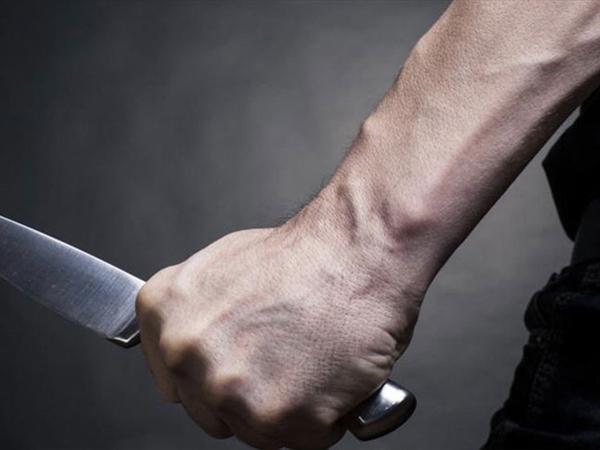 في طرابلس.. بائع كعك يطعن تلميذًا!