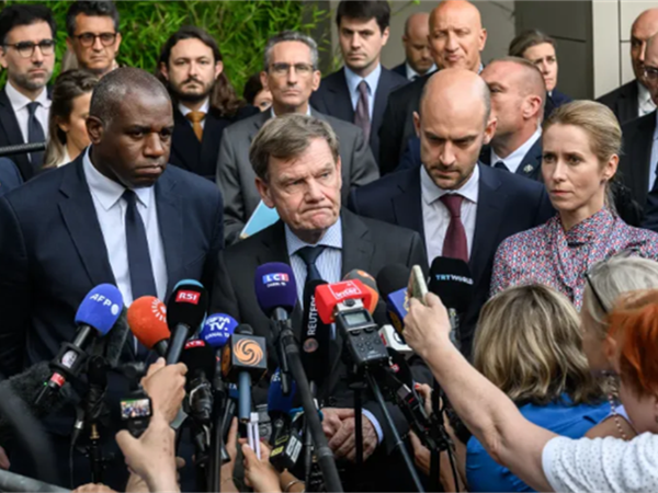 المحادثات الأوروبية - الإيرانية تحيل التفاوض النووي إلى واشنطن