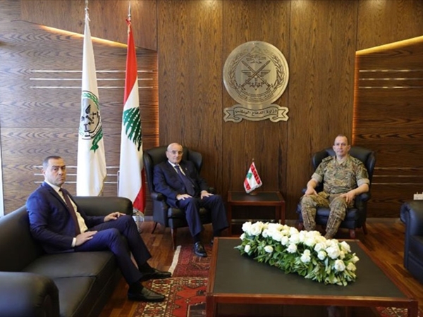 وزير الدفاع التقى قائد الجيش ورئيس الأركان