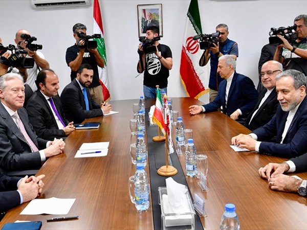 نقاش صريح ومباشر بين رجّي وعراقجي