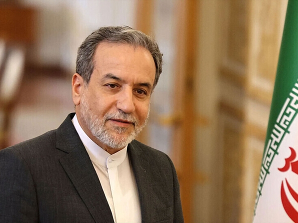 عراقجي في بيروت : طمأنة "حزب الله" بعدم استفراده