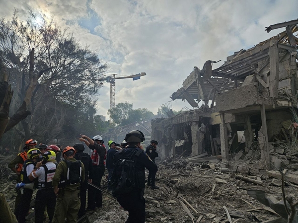 للمرة الأولى.. صاروخ خيبر على إسرائيل.. وإيران: الآن بدأت الحرب