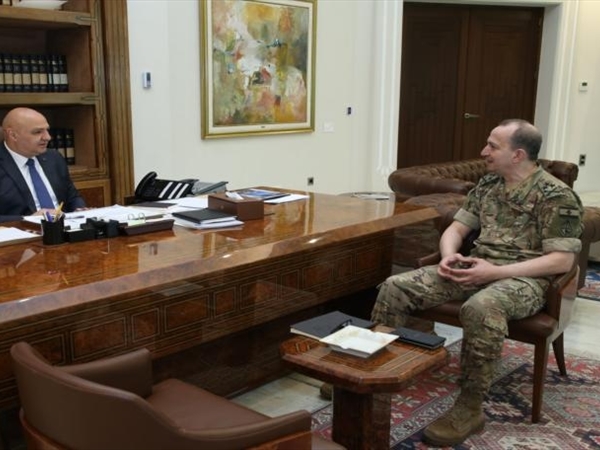 الاوضاع الامنية بين عون وقائد الجيش