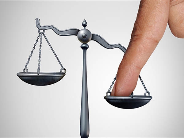 العدالة الإنتقائية!