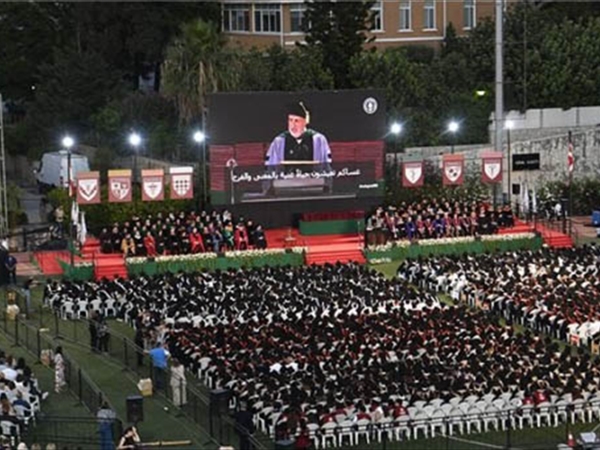 خوري في تخرُّج طلاب الجامعة الأميركية: لتستخدموا قواكم لرفع الآخرين في ما تنهضون