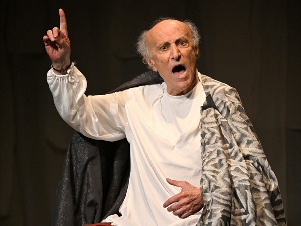 رفعت طربيه.. ملك المسرح المجنون في رائعة «هاملت» حيث يلتقي العقل بالجنون.. والحياة بالموت